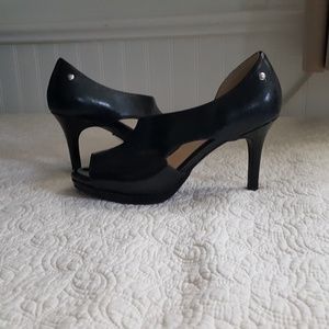 Peep-Toe / Cutout Leather heels.